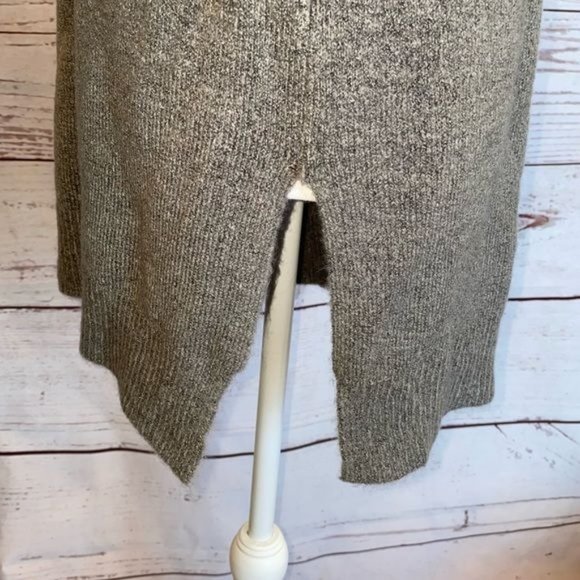 RDI Deep V-Neck Tunic Knit Split Hem Sweater NWT - Picture 8 of 11